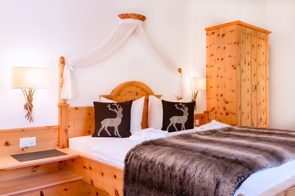 Eckzimmer mit Doppelbett