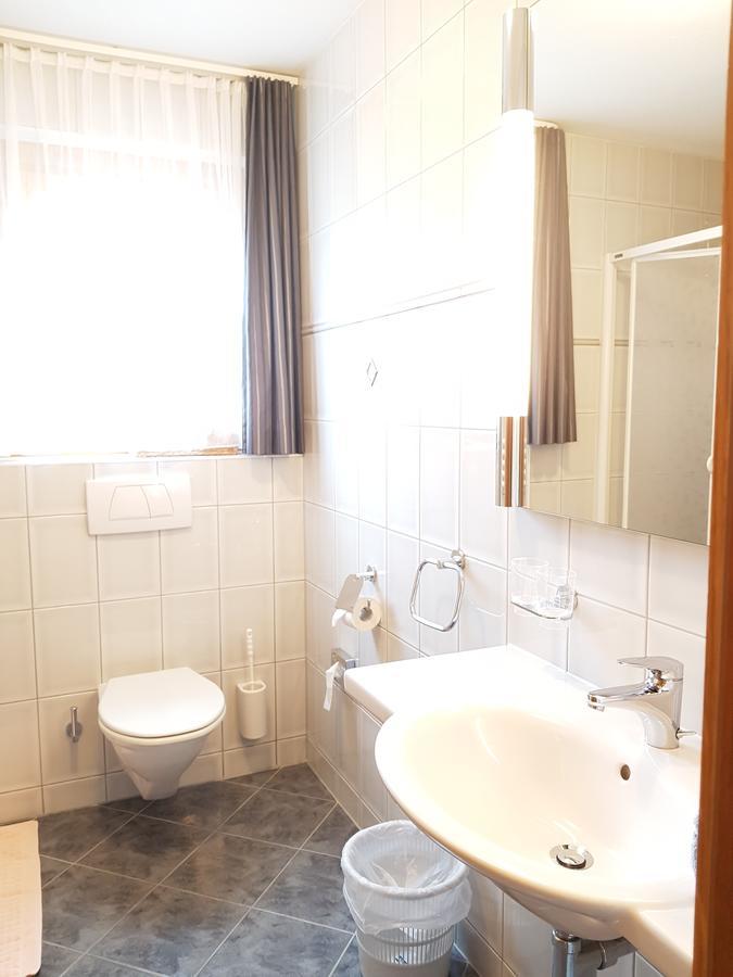 One-Bedroom Apartment,749607656:JPEG