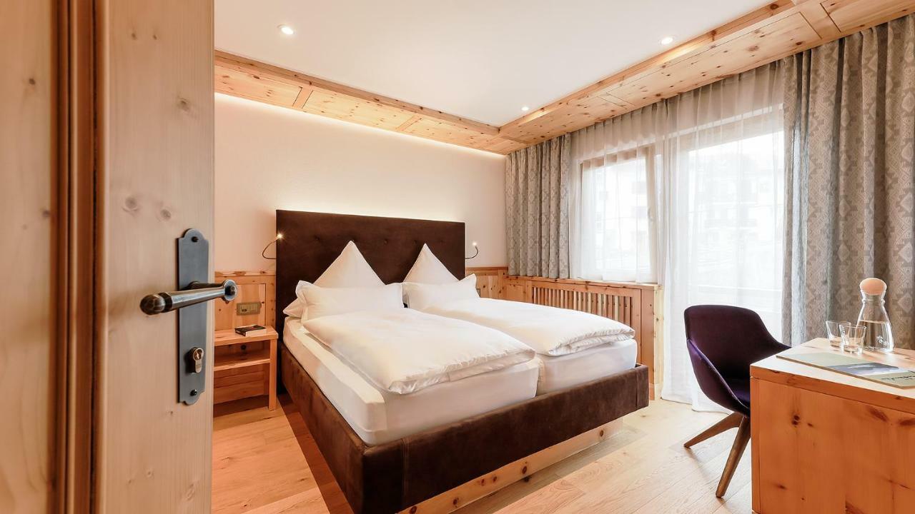 Standard Double Room,889751104:JPEG
